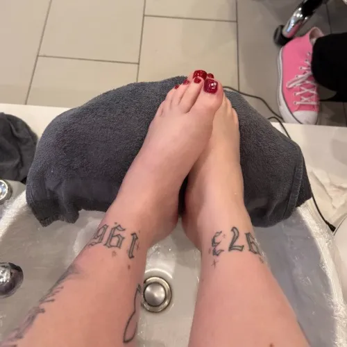 mani pedi
