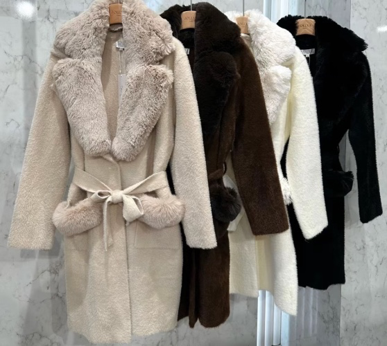 Furrrr coat ✨✨