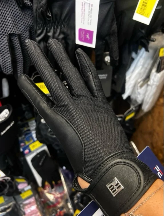 Gloves to Hold the Reins Leather riding gloves.