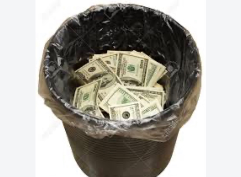 Trash can 