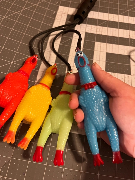 IMPROVED Screaming Chickens Flogger 2.0 - Primary color: Multi