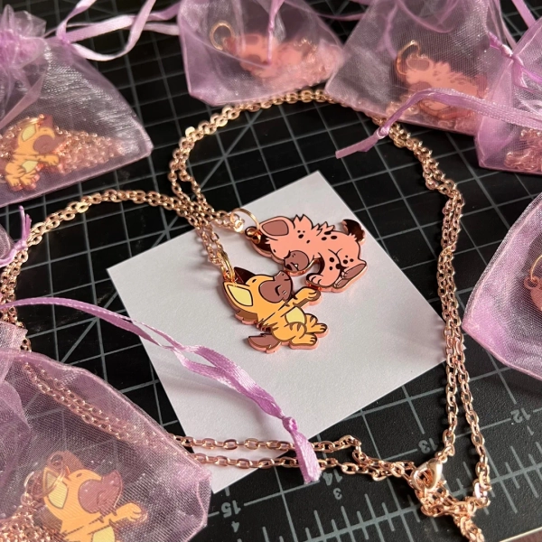 Hungry Hyena Enamel Friendship Charm Set - Etsy Panama