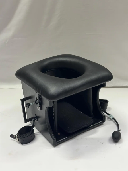 Mature Queening Stool / Smotherbox Smothering Chair for Oral Sex – BDSM Dungeon Sex Furniture, Domination Rim Seat, Femdom Face Sitting - Etsy UK