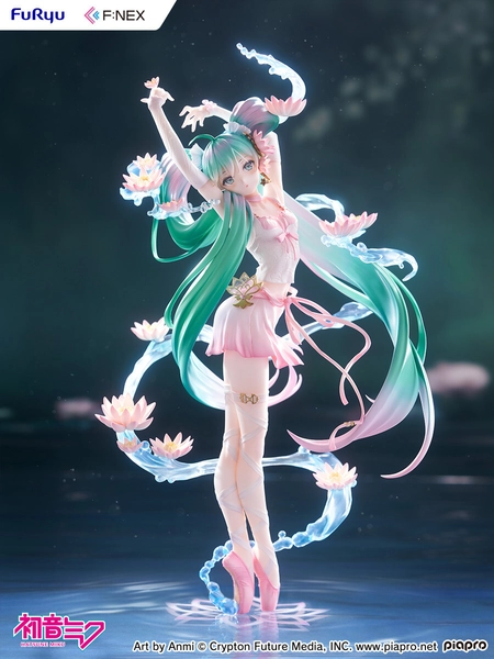 Hatsune Miku: Water Lily Ver. 1/7 Scale Figure