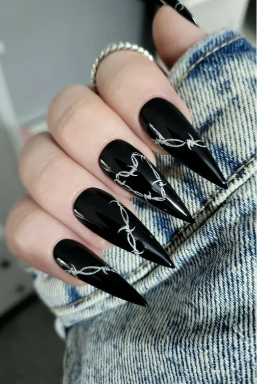 Manicures 💅🏼🖤