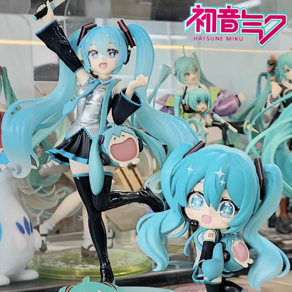 Nuevo en Stock genuino Furyu Tenitol Hatsune Miku Uwa serie lindo bolso de sonrisa Miku modelo coleccionable juguetes de adorno de escritorio