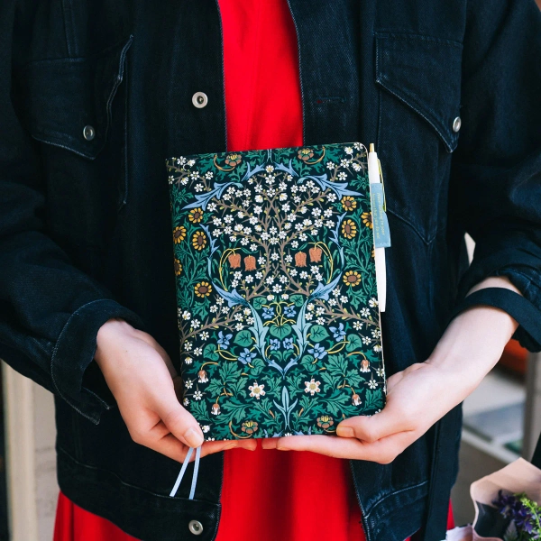 Blackthorn Book and Cover Set (A5 Cousin size) Hobonichi 2027