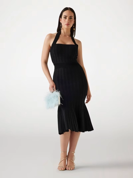 Mittellanges Fit-and-Flare-Strickkleid