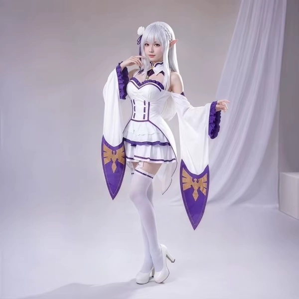 Emilia cosplay