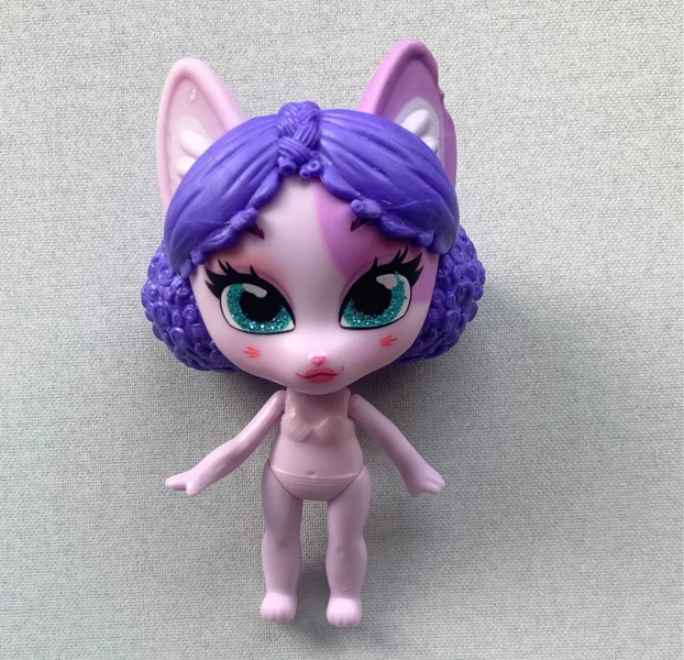 JAKKS 2018 KITTEN CATFE CAFE DOLL FIGURE REMOVABLE HAIR PURPLE