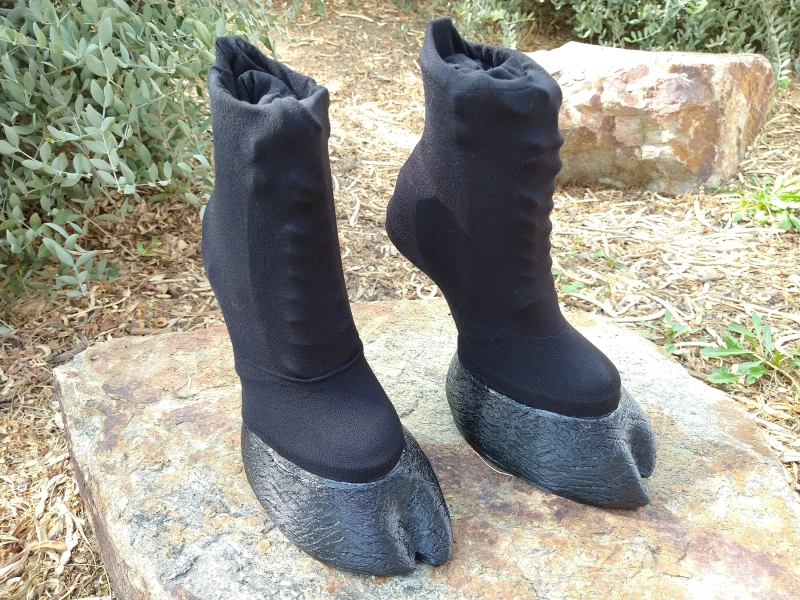 HOOF BOOTS  Cloven hooves NEW Design