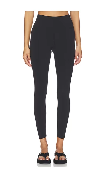 Vuori All The Feels Leggings in Black. - size L