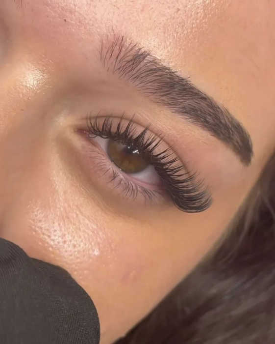     Lashes for Your Goddess 