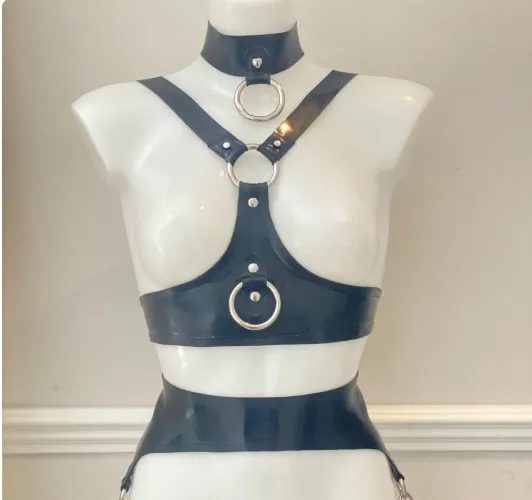 Leda open cup harness