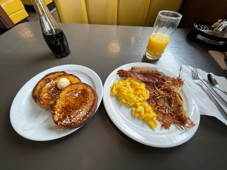 Breakfast 