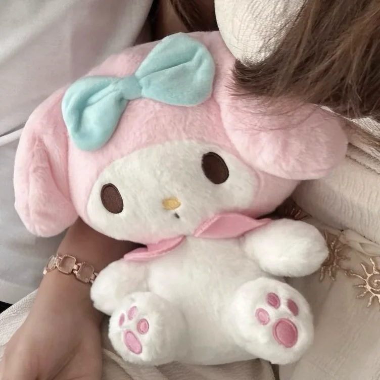 ‎ꫂ᭪݁  Angel’s personal footstool role