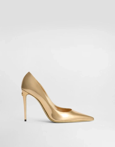 Calfskin pumps