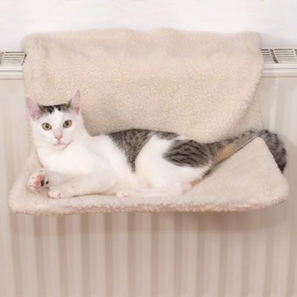 Hanging cat bed