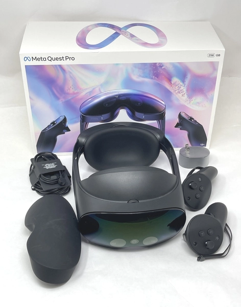 Meta Quest Pro 256GB + 2 Controllers Very Good