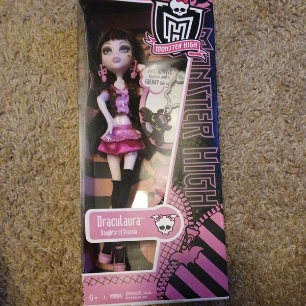 MONSTER HIGH KILLER STYLE DAY AT THE MAUL DRACULAURA DOLL MATTEL