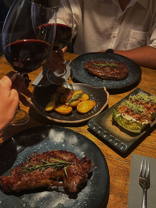 Cena per la mia Dea e il suo Alpha