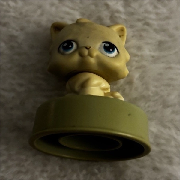 Hasbro Littlest Pet Shop cat