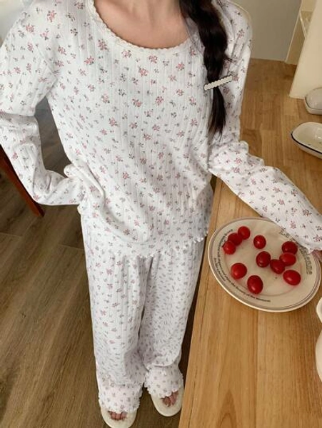 DAZY Luźny, kwiatowy nadruk, szeroki, okrągły dekolt, piżama, spodnie, długi rękaw, falowane brzegi, biały komplet, ubrania na jesień i zimę