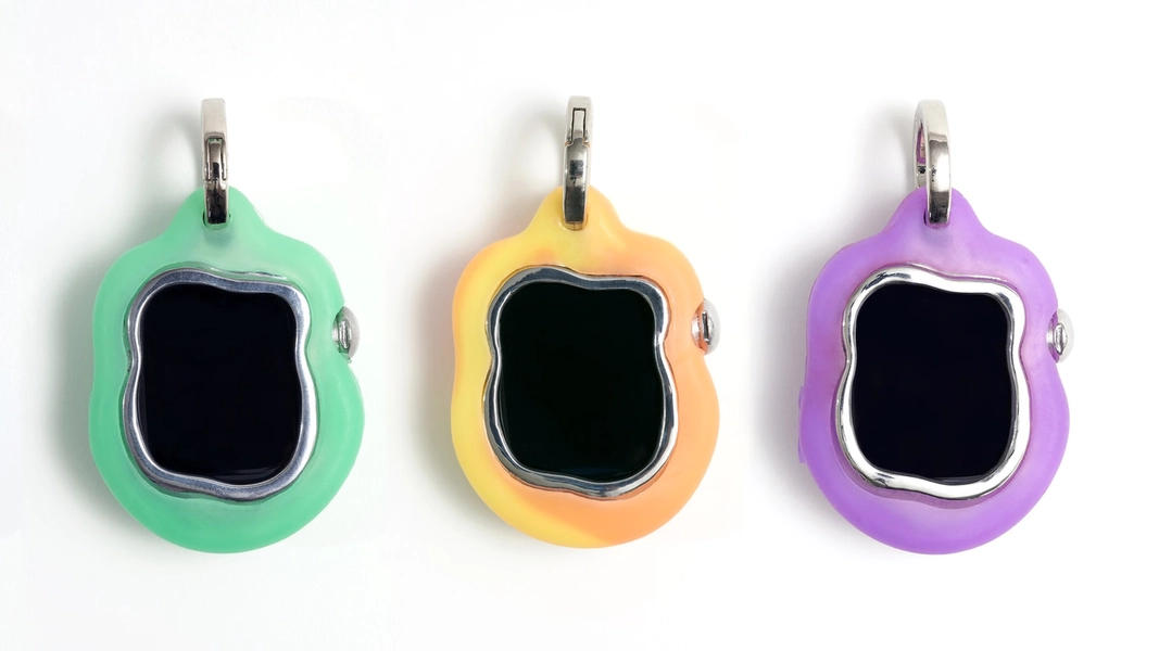 Amoeba One: Mini keychain-phone.
