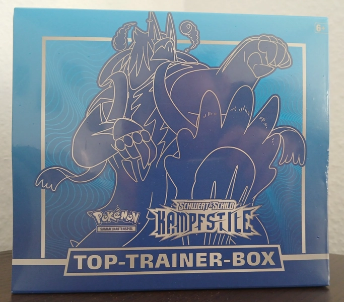 POKEMON – TOP TRAINER BOX / TTB KAMPFSTILE BLAU – DEUTSCH – NEU & OVP 