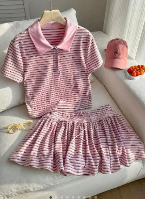 2-piece set of striped short-sleeved t-shirt and mini skirt