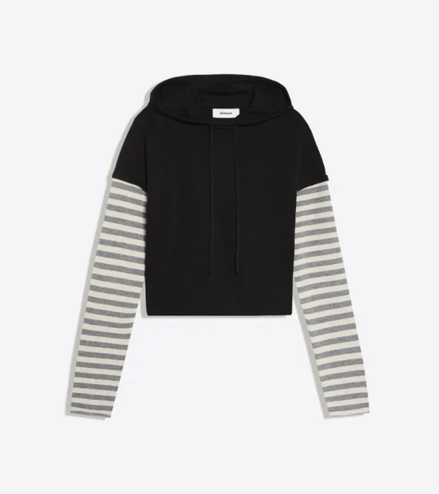 Hooded sweater with contrasting sleeves