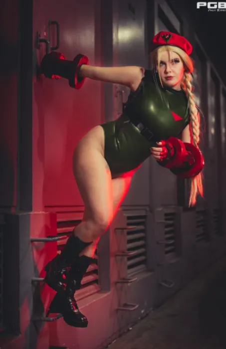 Cammy latex cosplay
