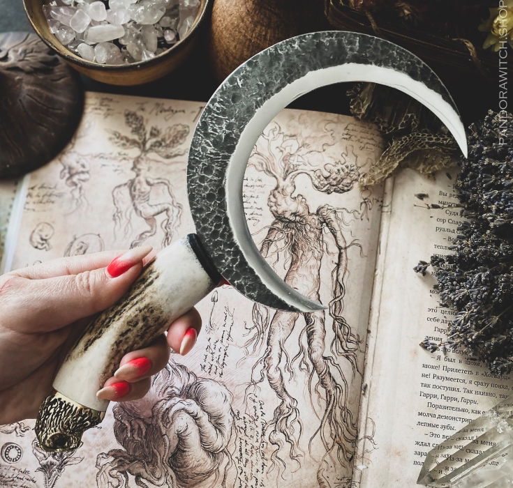 moon sickle <3 (etsy) 