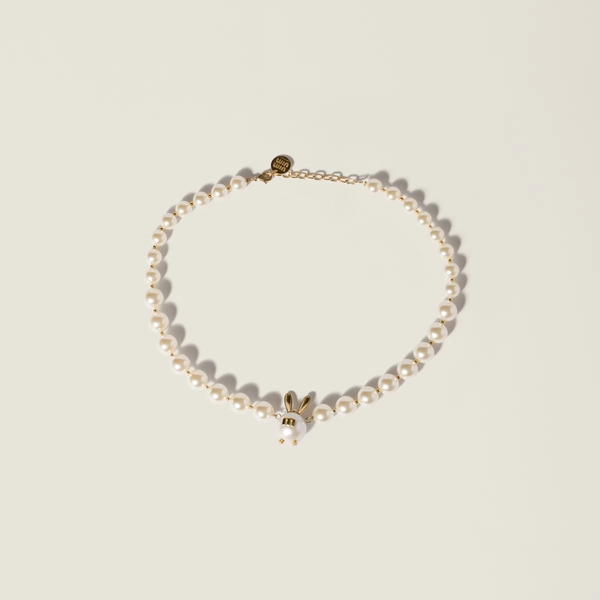 Metal and pearl necklace