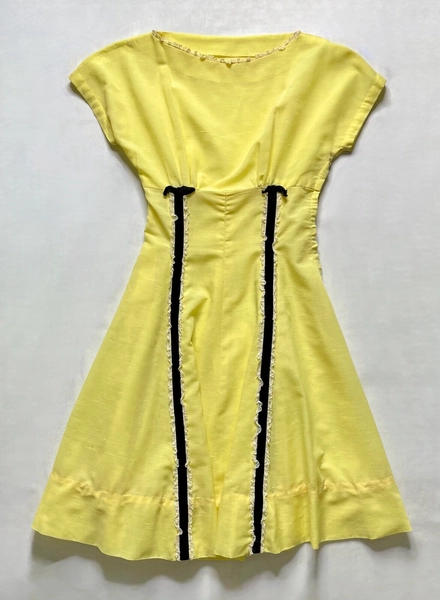 Vintage 1950's Darling Pale Yellow Party/Tea Dress Lace Trim Women's XS