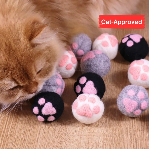 Catnip Silvervine Felted Paw Ball Cat Toys: New Zealand Wool With Recharging Tin - Etsy Poland