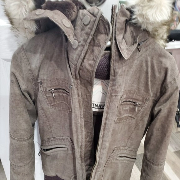 TNA St. Moritz short parka (super warm and cozy!)