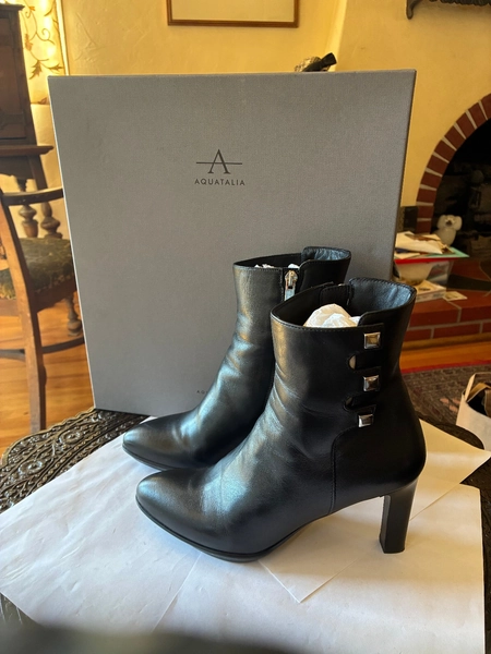 AQUATALIA Women's Black Leather Boots 7M L5463 Italy Weatherproof 3.5 Heel