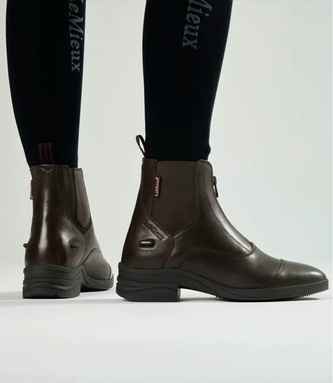 Yard boots
