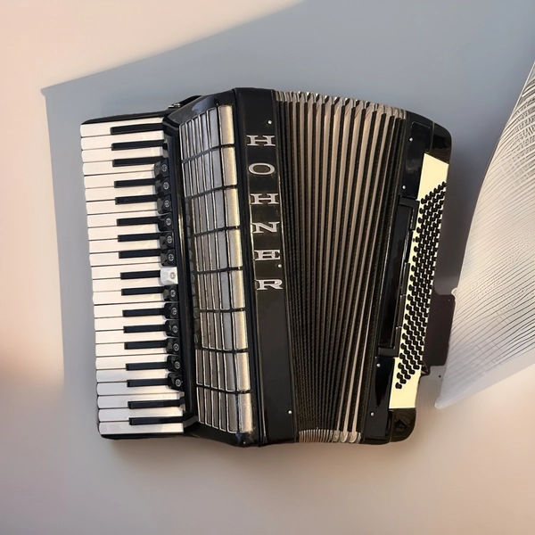 HOHNER PolyPhonic IV -120 Bass 41 Keys .