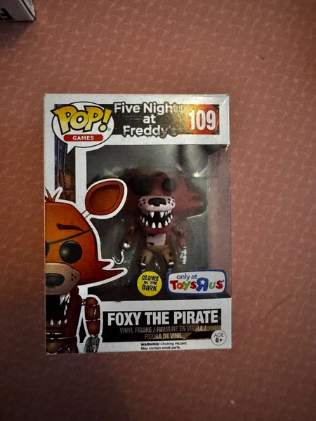 Funko POP Five Nights at Freddys Foxy The Pirate Glow Dark 109 FNAF GITD