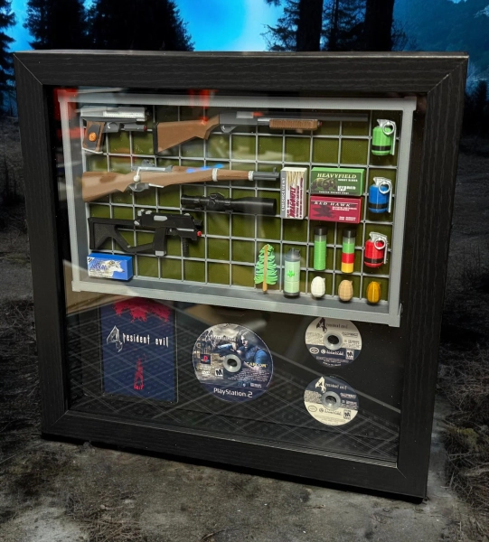 Resident Evil 4 - 3D Inventory Screen Display (Shadowbox or Stand) | Collector’s Gaming Memorabilia (Shadowbox is a pre-order, 10+ weeks )