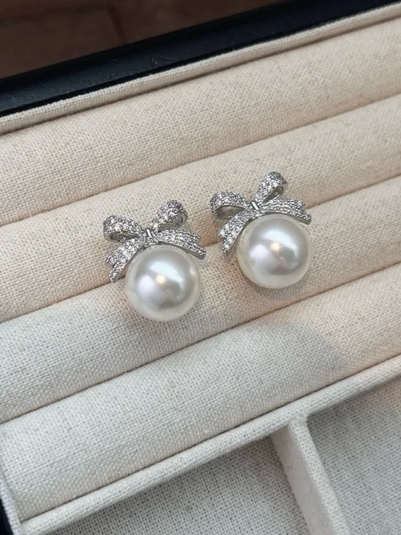 Ribbon Pearl Earrings