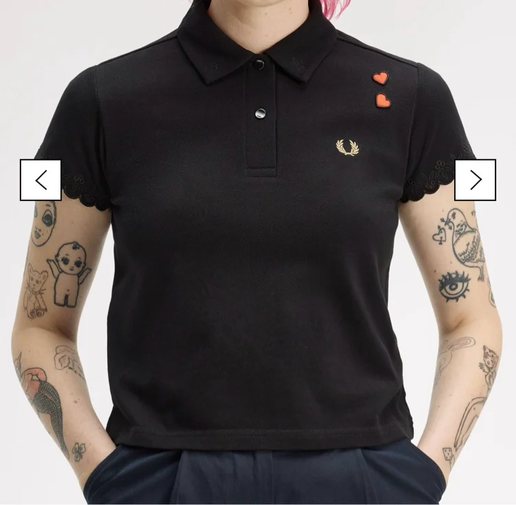 Polo à détail brodé