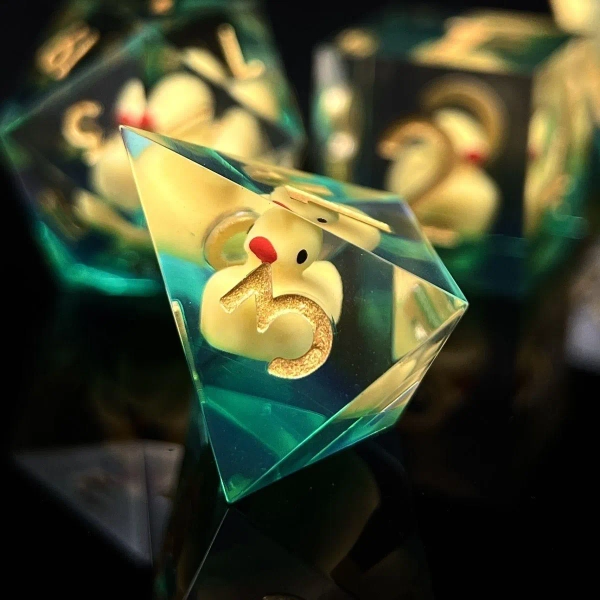 Cute Yellow Duck DND Dice Set – Handmade Sharp Edge Resin Dice, Fun & Playable RPG Gift