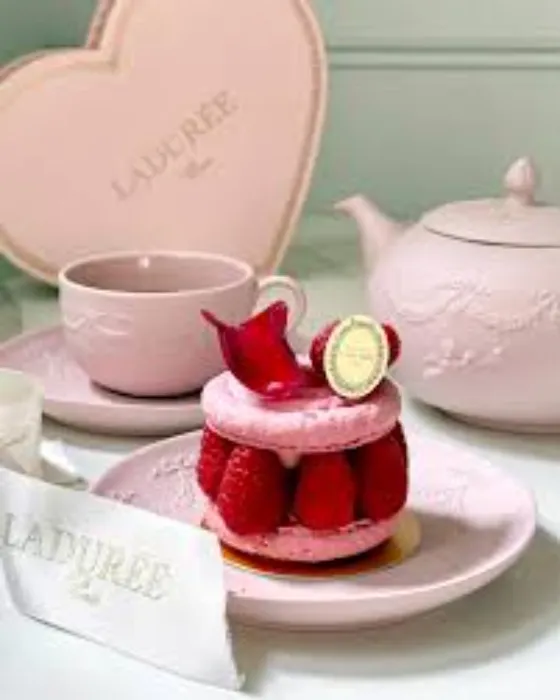 Tea and a nom