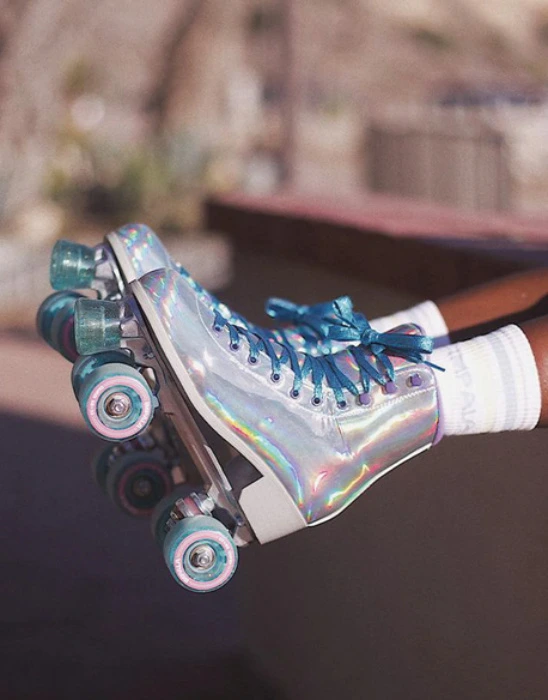 Holographic roller blades 