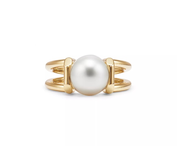 Tiffany HardWear South Sea White Pearl Ring in 18k Gold in Yellow Gold