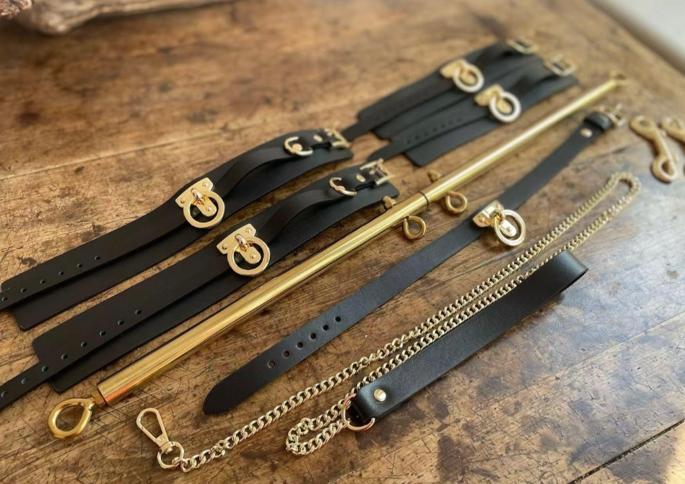Bondage speader bar