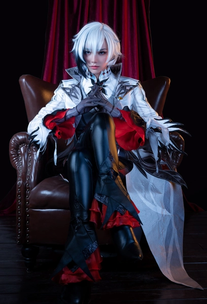 Genshin Impact Arlecchino Cosplay Costume Vest and Jacket with Long Pants and Gloves